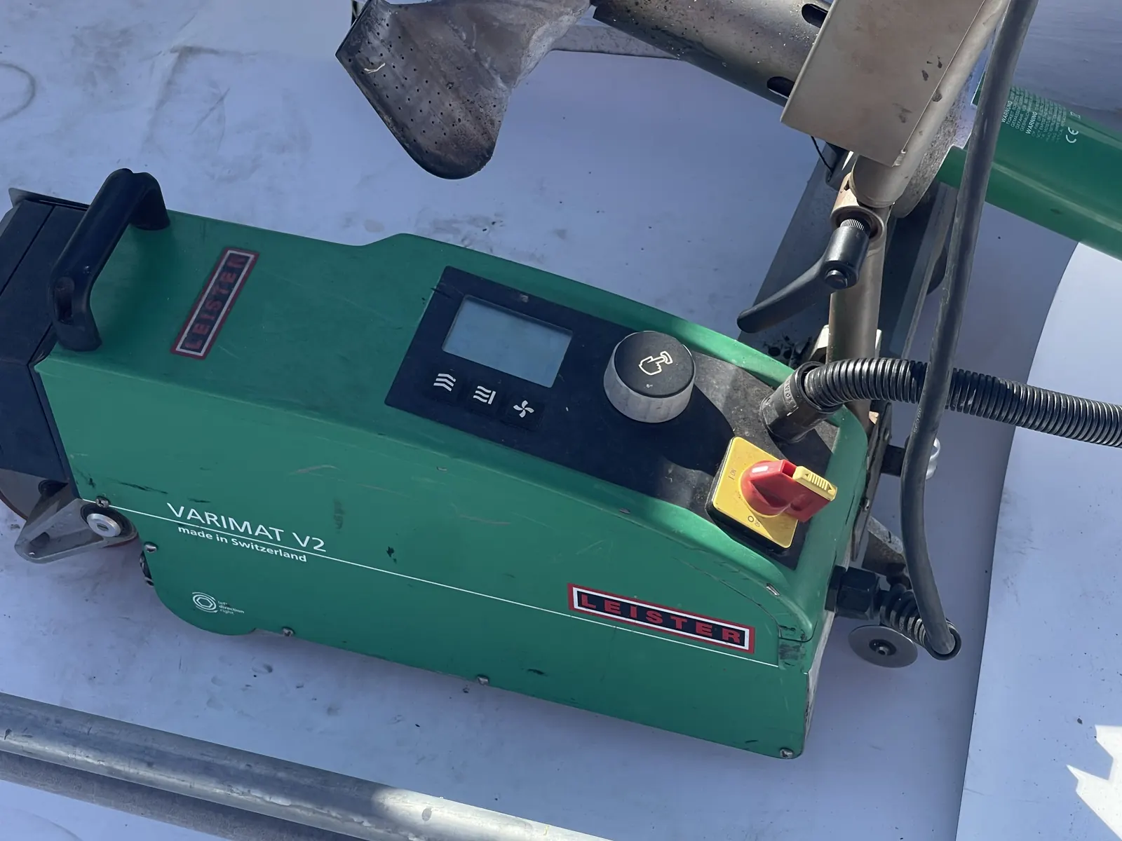 Leister Varimat V2 automatic hot-air welder seaming TPO membrane